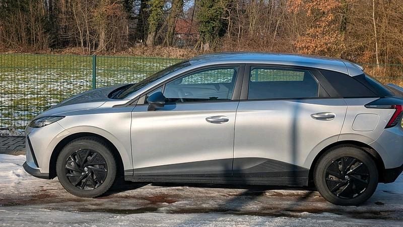 Gebraucht MG MG4 EV 125 kW (170 PS) 2023 Silber Kleinwagen
