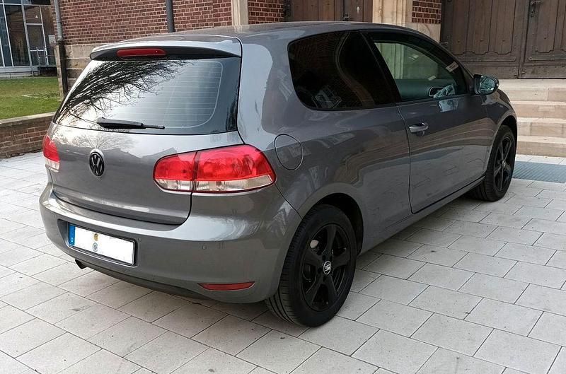 Gebraucht VW Golf VI 105 PS (77 kW) 2010 Grau Kleinwagen
