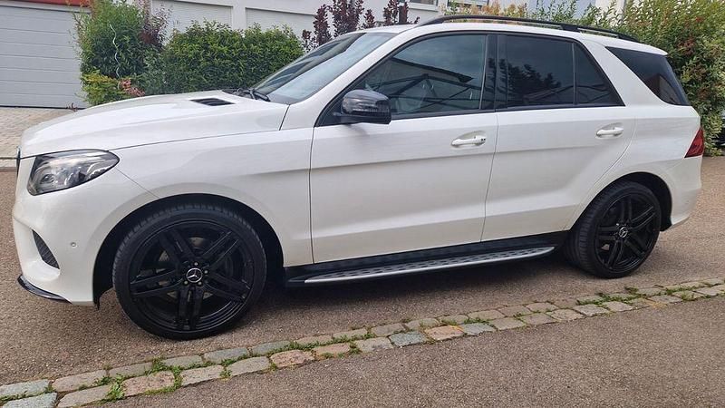 Weiß Gebraucht 2017 Mercedes GLE350 SUV | 38.900 € (Etwas zu teuer) - Bild 1/4