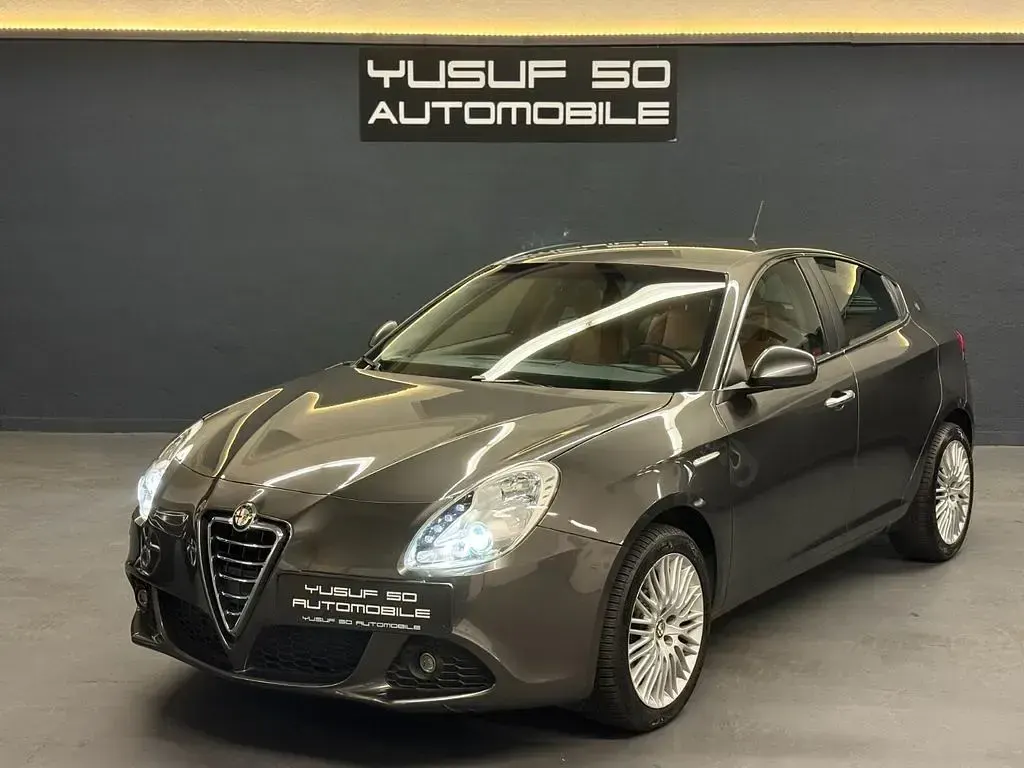 Gebraucht Alfa Romeo Giulietta Turismo 170 PS (125 kW) 2011 Grau Kleinwagen