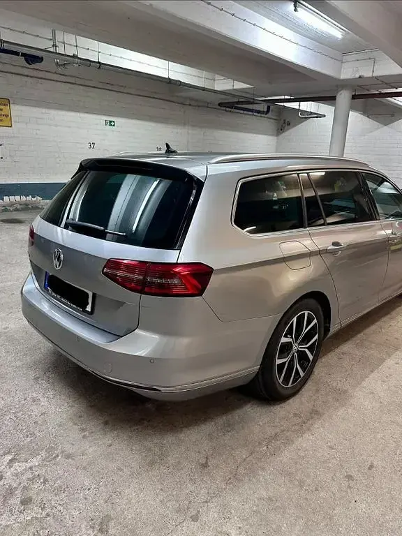 Gebraucht VW Passat Highline 179 PS (131 kW) 2018 Silber Kombi