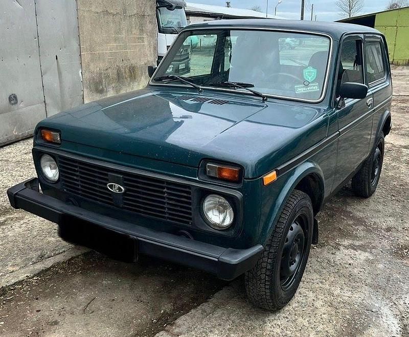 Gebraucht Lada niva 82 PS (60 kW) 2009 Grün SUV