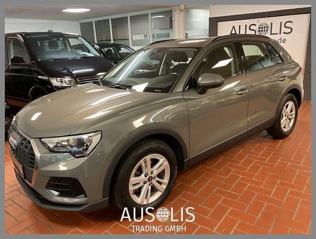 Grau metallic (metallic) Gebraucht 2021 Audi Q3 Comfort SUV | 23.590 € (Fairer Preis) - Bild 1/4
