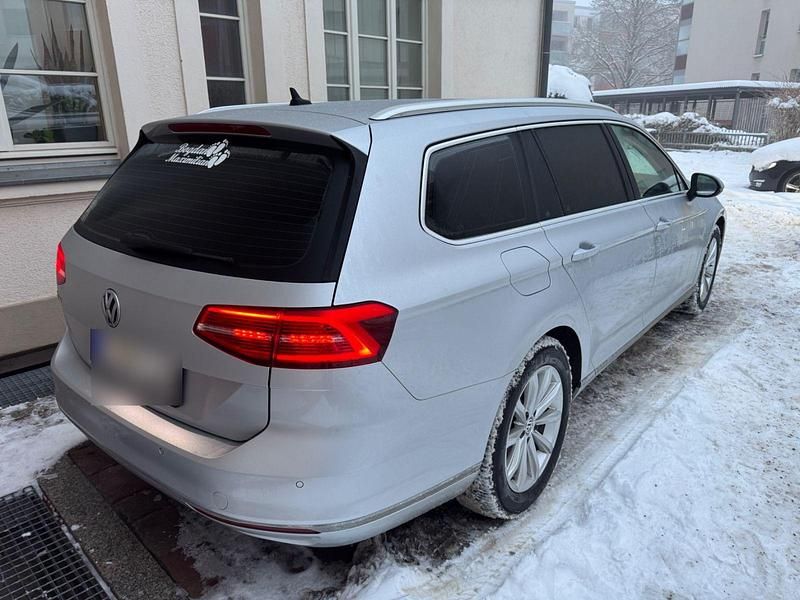 Gebraucht VW Passat Highline 150 PS (110 kW) 2018 Silber Kombi