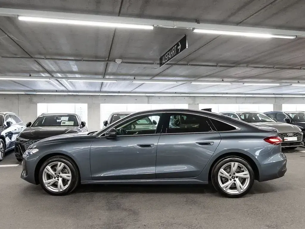 Gebraucht Audi A5 Sport 204 PS (150 kW) 2025 Horizontblau metallic Limousine