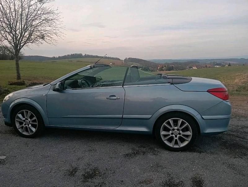 Gebraucht Opel Astra Cabriolet 140 PS (102 kW) 2007 Blau Cabrio