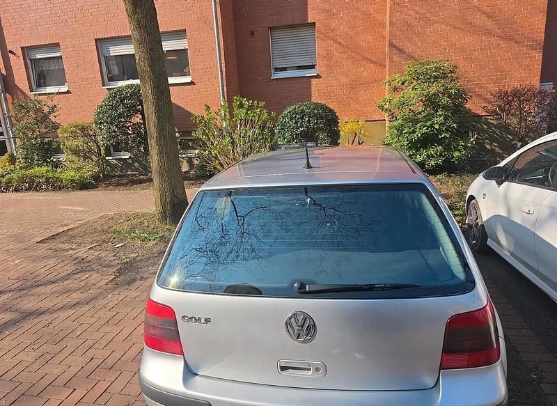 Gebraucht VW Golf IV 105 PS (77 kW) 2001 Silber Kleinwagen