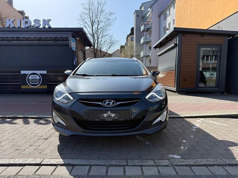 Gebraucht Hyundai i40 Edition 135 PS (99 kW) 2013 Grau Kombi