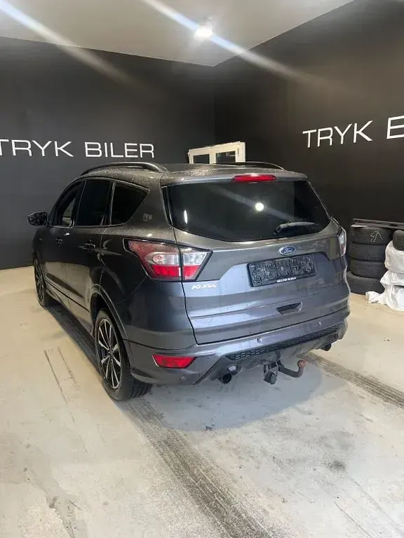 Gebraucht Ford Kuga ST-Line 120 PS (88 kW) 2019 Grau SUV
