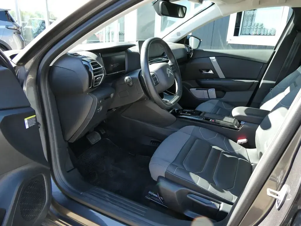 Gebraucht Citroën e-C4 Shine 100 kW (136 PS) 2023 Grau Limousine