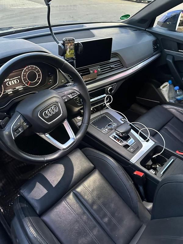 Second-hand Audi Q5 S-Line 190 CP (139 kW) 2019 Albastru SUV