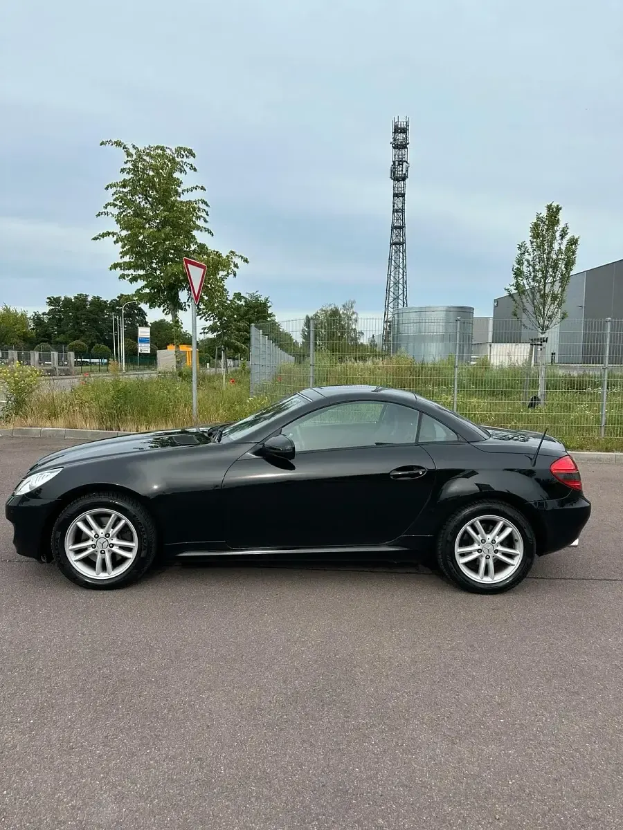 Gebraucht Mercedes SLK200 184 PS (135 kW) 2010 Schwarz Cabrio