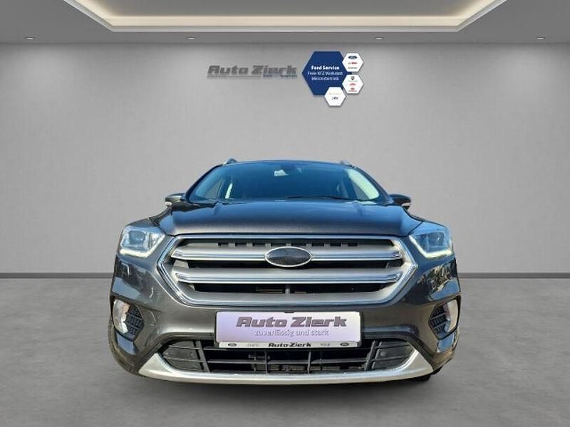 Gebraucht Ford Kuga Titanium 182 PS (133 kW) 2018 Metallic) (grau SUV