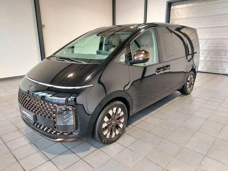 Gebraucht Hyundai Staria Signature 177 PS (130 kW) 2022 Schwarz Van / Kleinbus