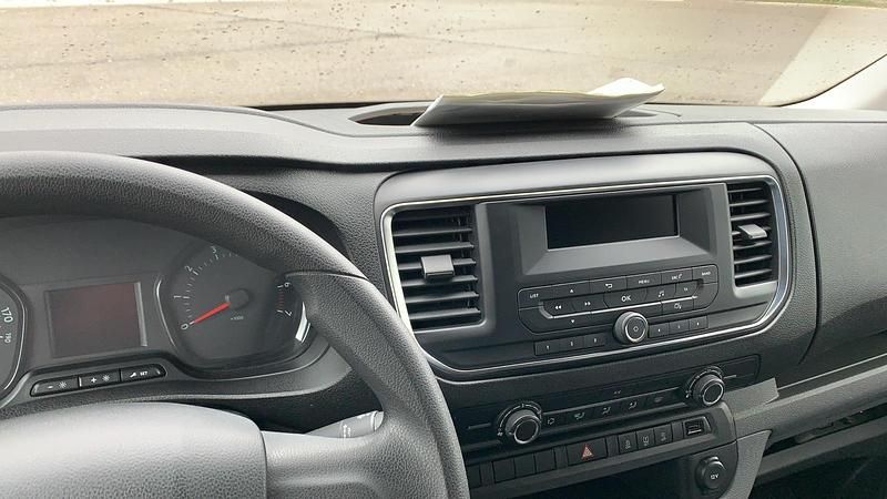 Gebraucht Peugeot Expert 116 PS (85 kW) 2017 Weiß Van