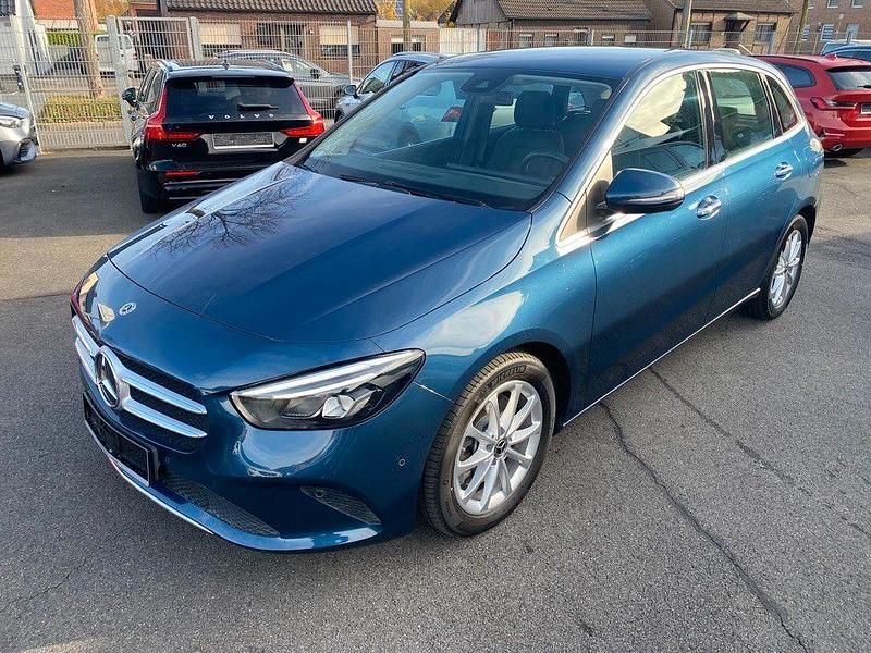 Denimblau metalliclack Gebraucht 2020 Mercedes B250 Progressive Van / Kleinbus | 26.950 € (Fairer Preis) - Bild 1/4