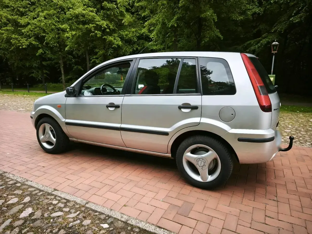 Brugt Ford Fusion 100 HK (73 kW) 2004 Sølv Hatchback