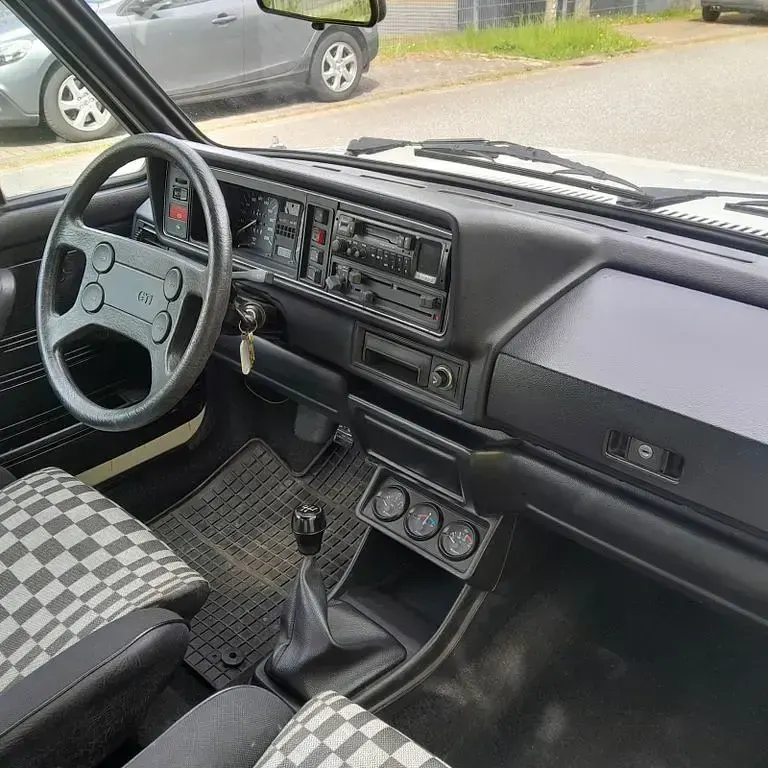 Gebraucht VW Golf Cabriolet 110 PS (80 kW) 1981 Weiß Cabrio