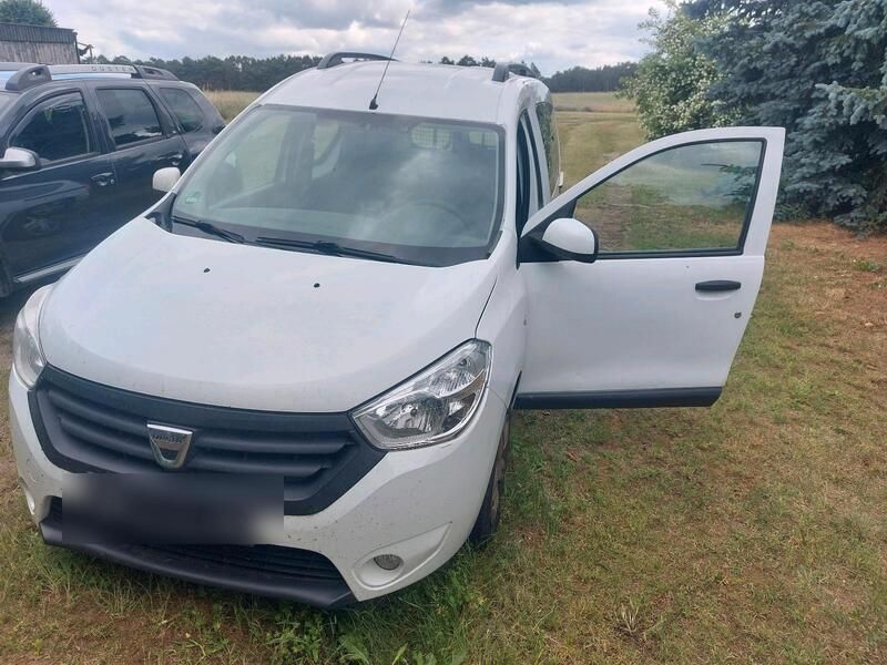 Weiß Gebraucht 2014 Dacia Dokker Van | 5.999 € (Teuer) - Bild 1/4