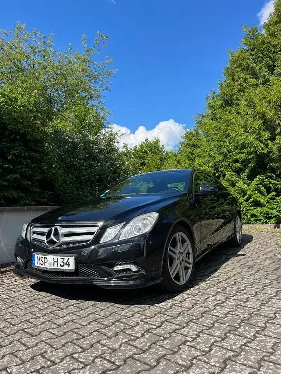 Gebraucht Mercedes E350 292 PS (214 kW) 2009 Schwarz Coupé