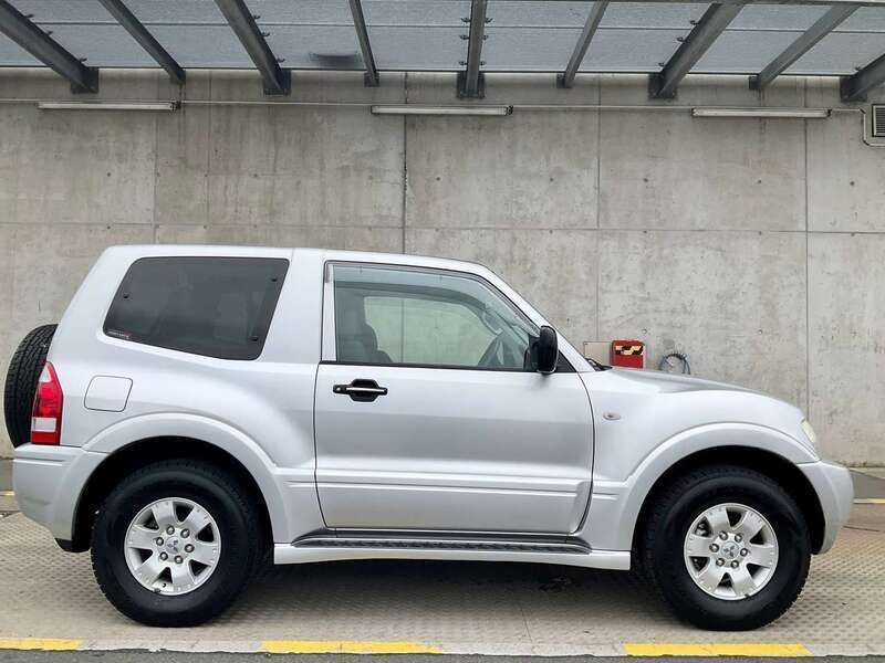 Silber Gebraucht 2003 Mitsubishi Montero SUV | 8.999 € - Bild 1/4