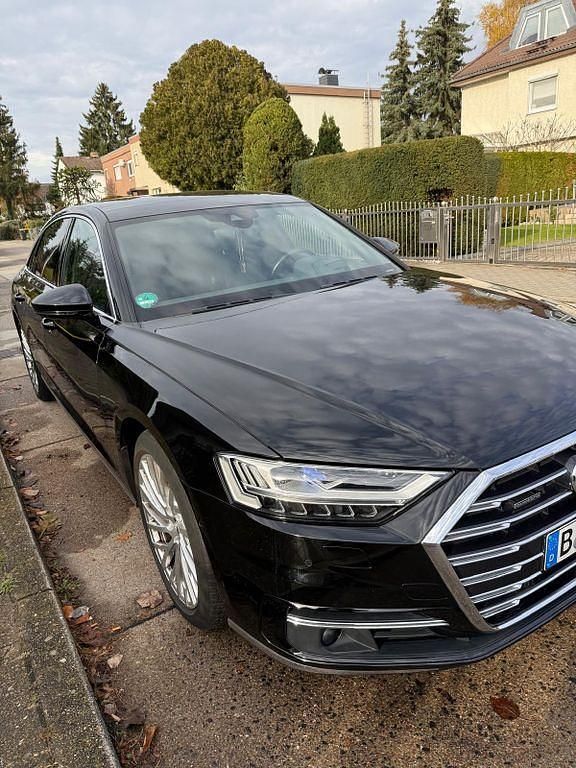 Schwarz Gebraucht 2020 Audi A8L Limousine | 57.300 € (Teuer) - Bild 1/4