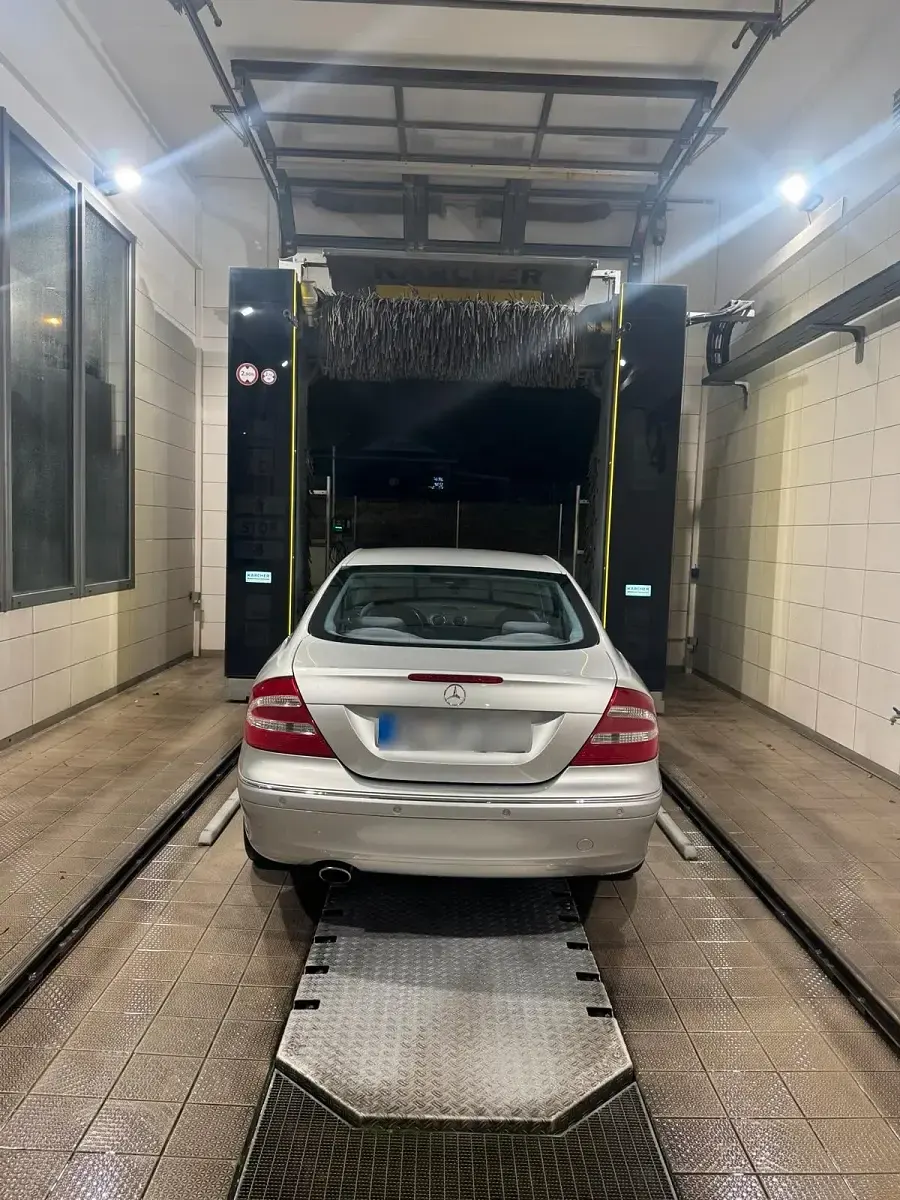 Gebraucht Mercedes CLK240 170 PS (125 kW) 2004 Silber Coupé