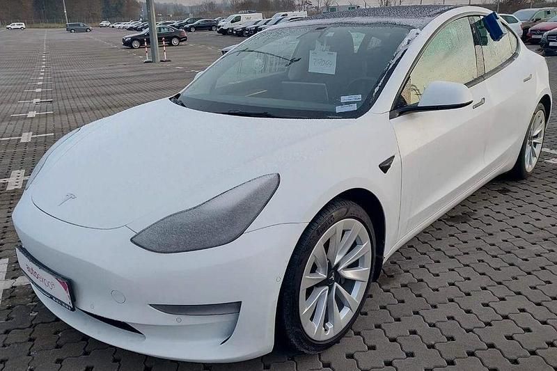 Weiß Gebraucht 2021 Tesla Model 3 Limousine | 26.450 € (Fairer Preis) - Bild 1/4