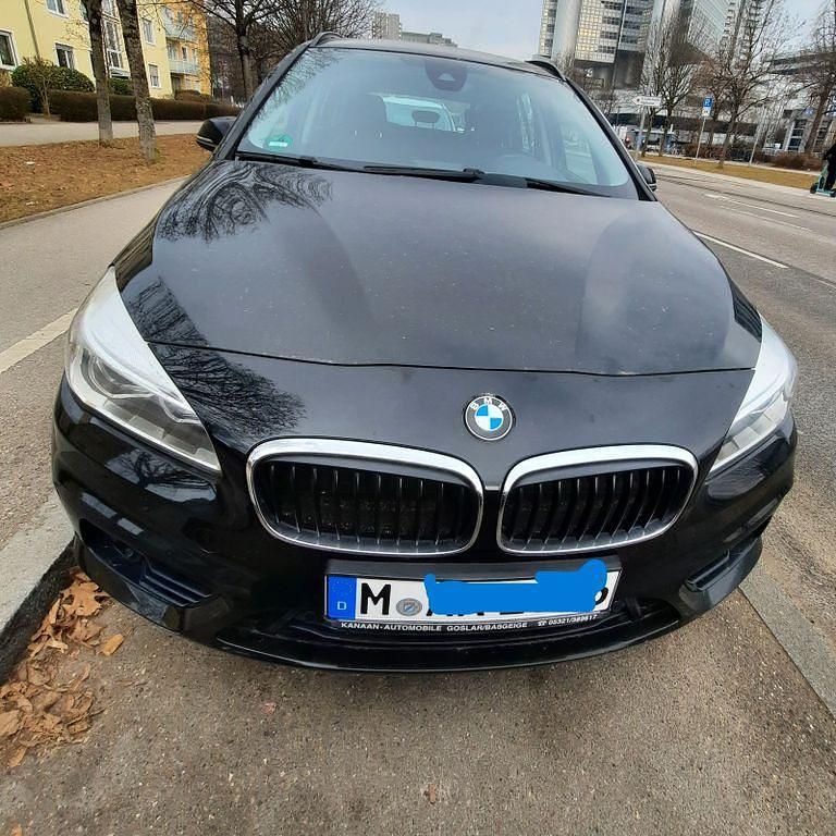 Schwarz Gebraucht 2015 BMW 216 Gran Tourer M Sport Van / Kleinbus | 10.200 € (Etwas zu teuer) - Bild 1/4