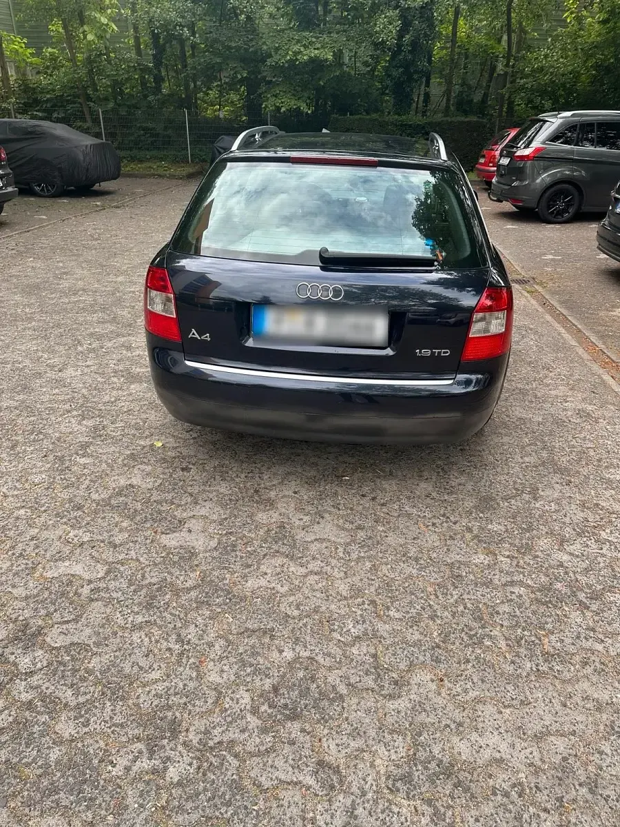 Gebraucht Audi A4 131 PS (96 kW) 2002 Blau Kombi