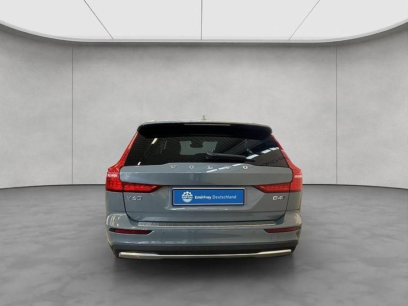 Gebraucht Volvo V60 CC Plus 197 PS (144 kW) 2022 Grau Kombi