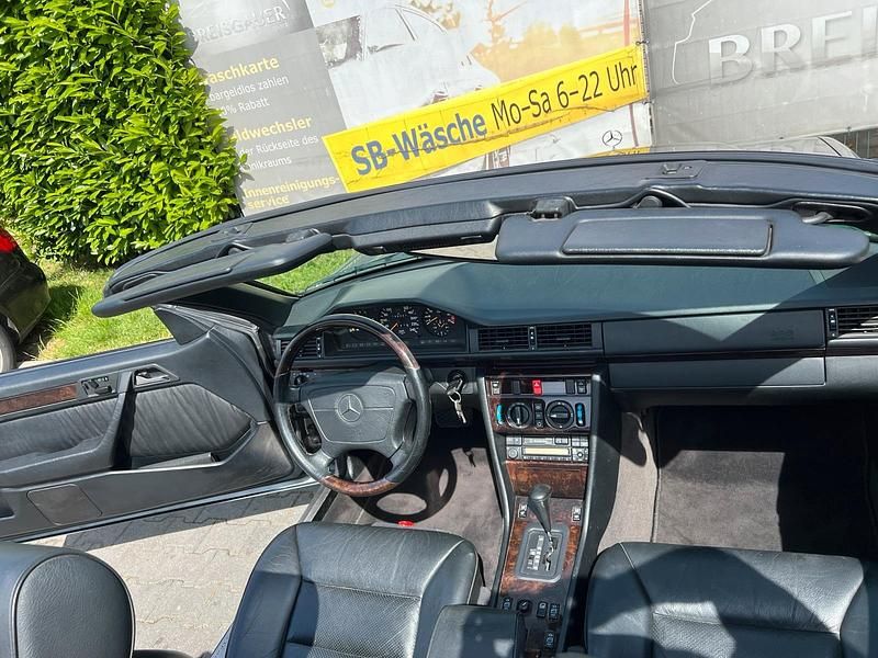 Schwarz Gebraucht 1997 Mercedes E220 Edition Cabrio | 24.499 € (Fairer Preis) - Bild 1/4