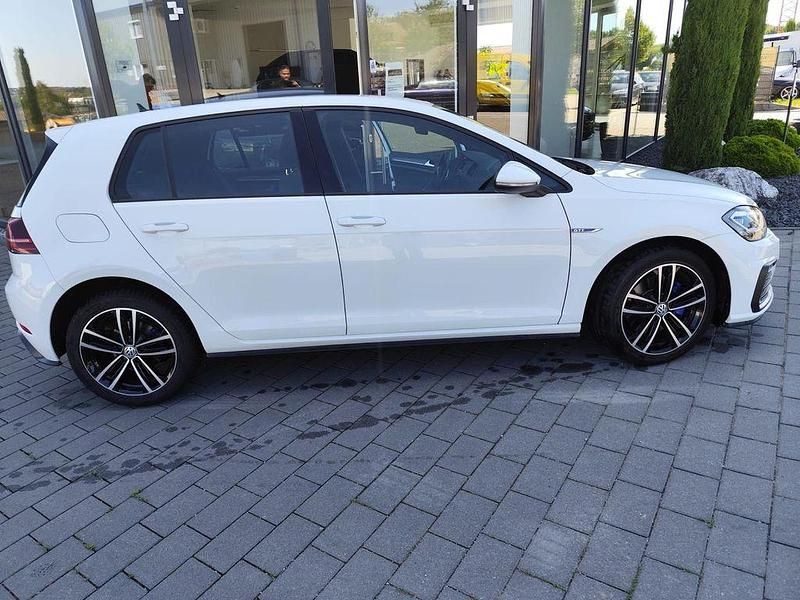 Gebraucht VW Golf VII GTE 150 PS (110 kW) 2017 Weiß Limousine