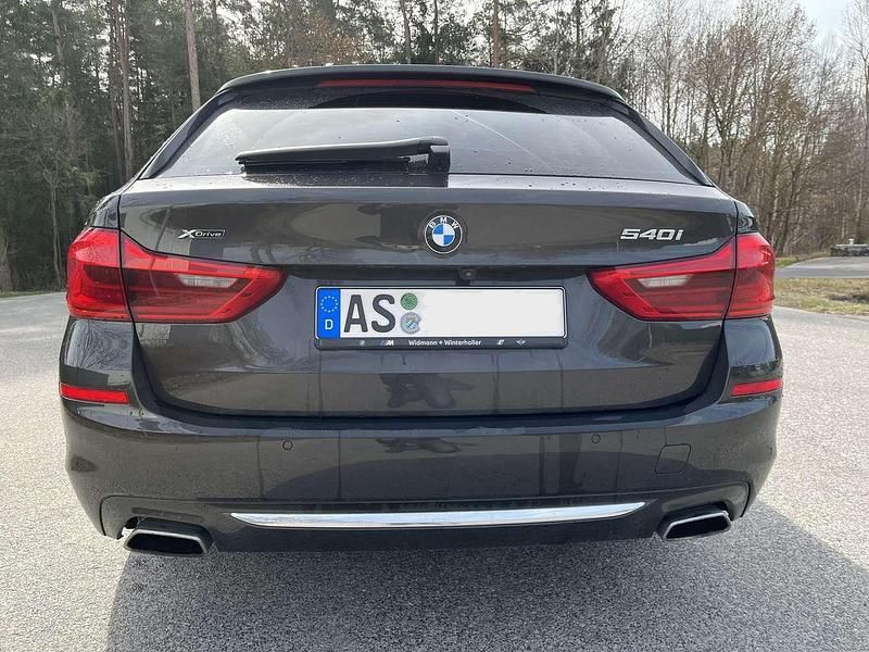 Braun Gebraucht 2017 BMW 540 Luxury Line Kombi | 31.500 € (Guter Preis) - Bild 1/4