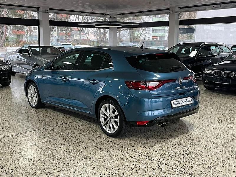 Gebraucht Renault Mégane IV 132 PS (97 kW) 2016 Blau Limousine