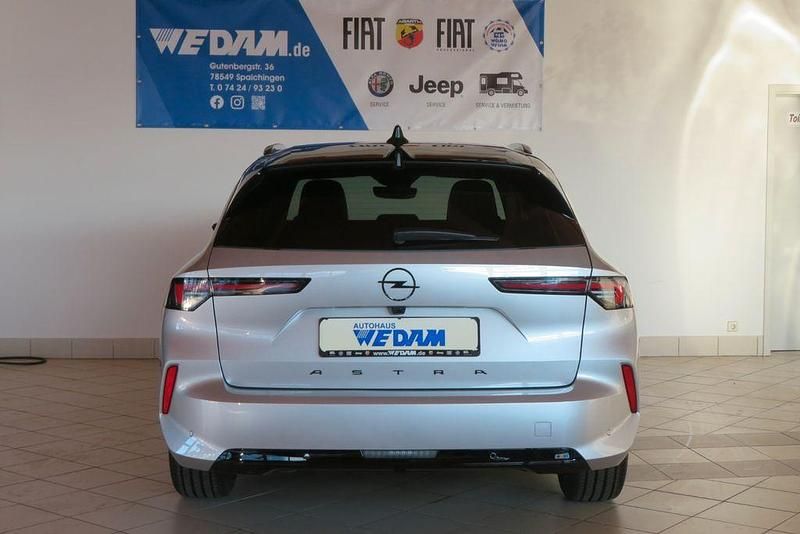 Neu Opel Astra 131 PS (96 kW) 2025 Silber Kombi
