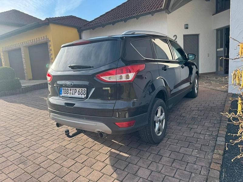 Gebraucht Ford Kuga Trend 150 PS (110 kW) 2013 Schwarz SUV