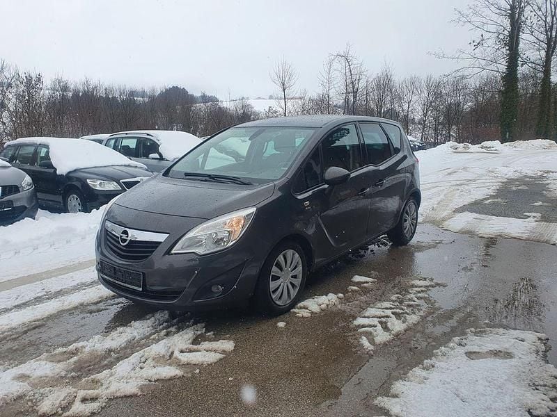 Grau Gebraucht 2013 Opel Meriva Active Van / Kleinbus | 5.450 € (Fairer Preis) - Bild 1/4