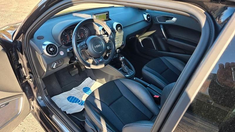 Gebraucht Audi A1 S-Line 122 PS (89 kW) 2011 Schwarz Limousine