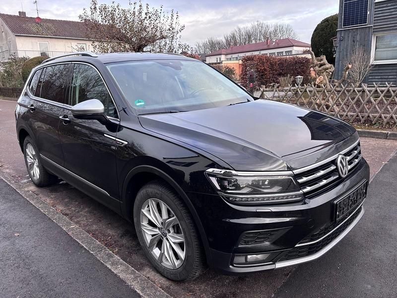 Schwarz Gebraucht 2018 VW Tiguan Allspace Highline SUV | 26.380 € - Bild 1/4