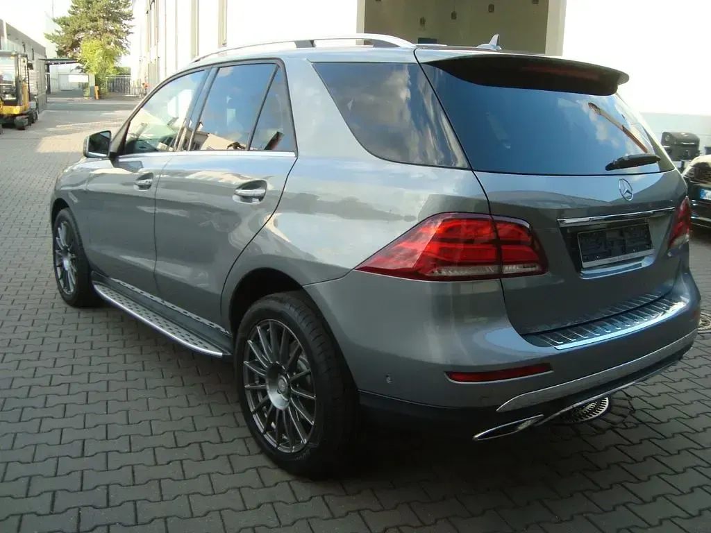 Gebraucht Mercedes GLE250 204 PS (150 kW) 2016 Silber SUV