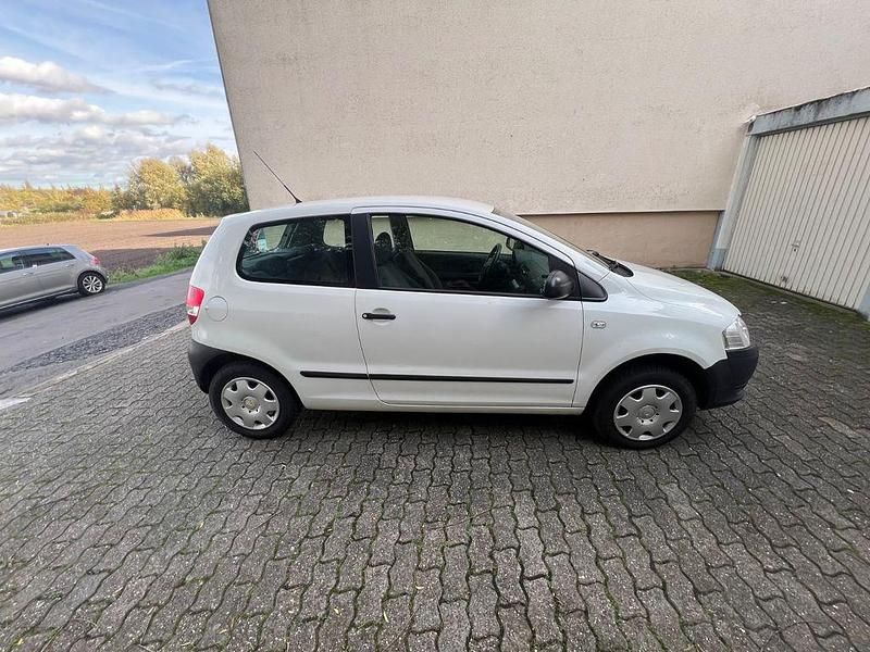 Gebraucht VW Fox 55 PS (40 kW) 2010 Weiß Kleinwagen