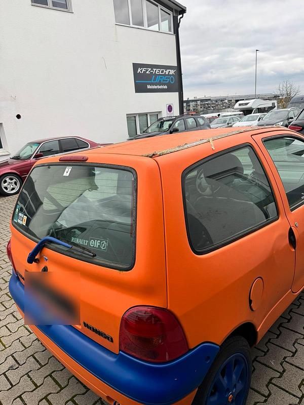Second-hand Renault Twingo 75 CP (55 kW) 2002 Portocaliu Hatchback