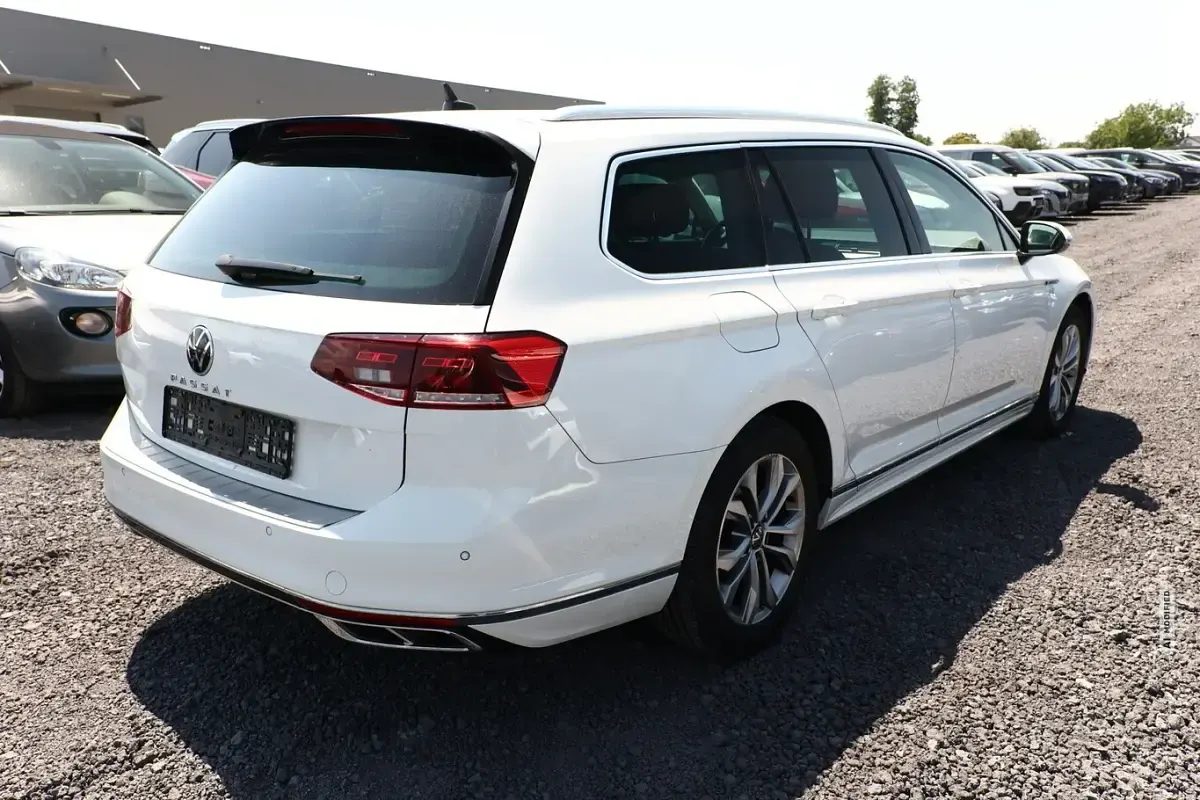 Gebraucht VW Passat Elegance 200 PS (147 kW) 2021 Weiß Kombi