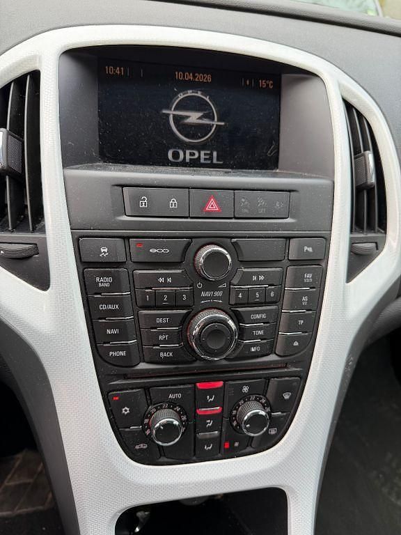 Gebraucht Opel Astra Edition 131 PS (96 kW) 2012 Weiß Limousine