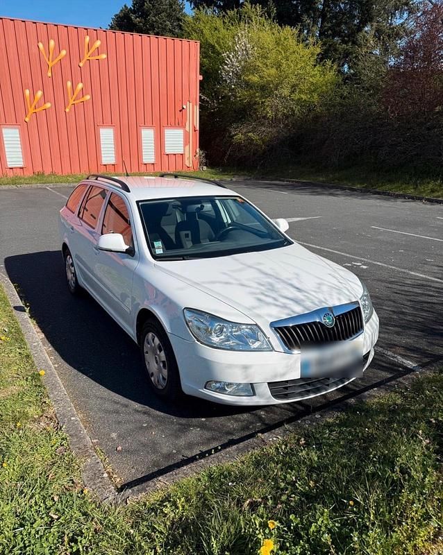 Gebraucht Skoda Octavia 105 PS (77 kW) 2011 Kombi