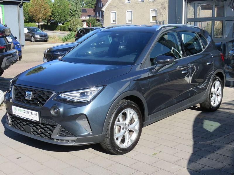 Grau Gebraucht 2022 Seat Arona FR SUV | 20.970 € (Fairer Preis) - Bild 1/4