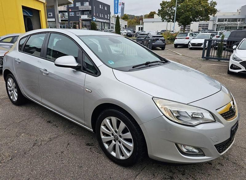 Silber Gebraucht 2010 Opel Astra Edition Limousine | 2.950 € (Fairer Preis) - Bild 1/4