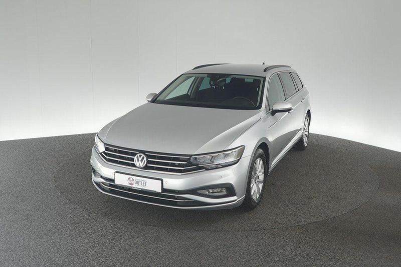 Silber Gebraucht 2019 VW Passat Business Kombi | 17.933 € (Guter Preis) - Bild 1/3