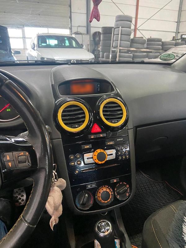 Gebraucht Opel Corsa 90 PS (66 kW) 2010 Gelb Kleinwagen